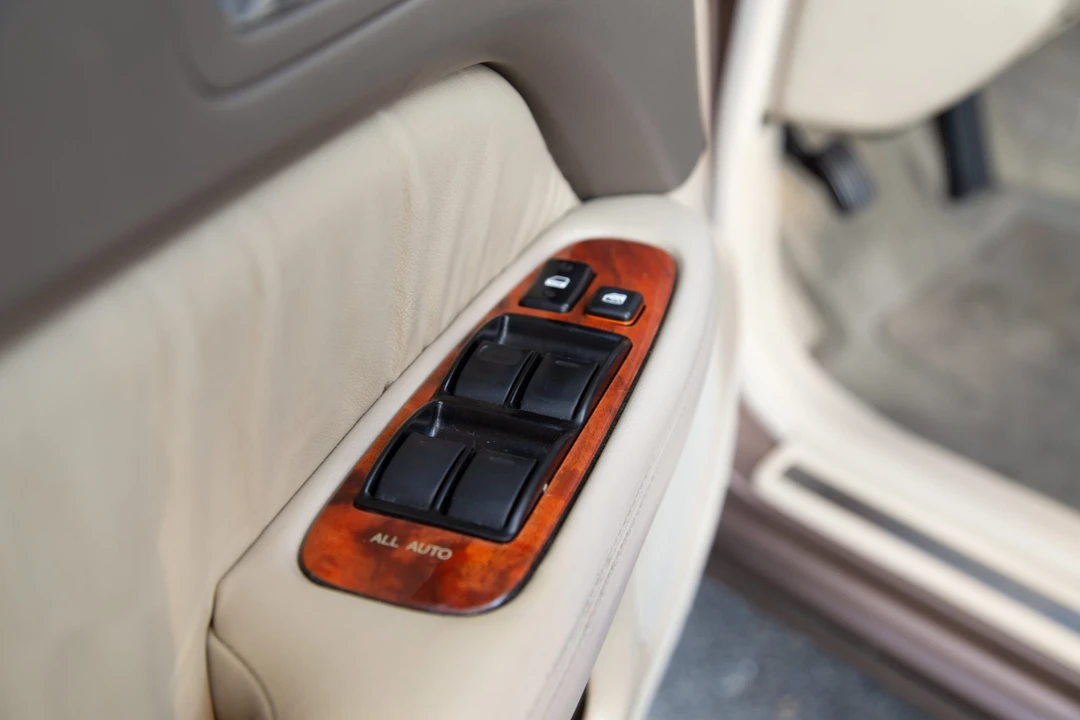 1998 Lexus LS 2nd Gen - Image 30 of 31