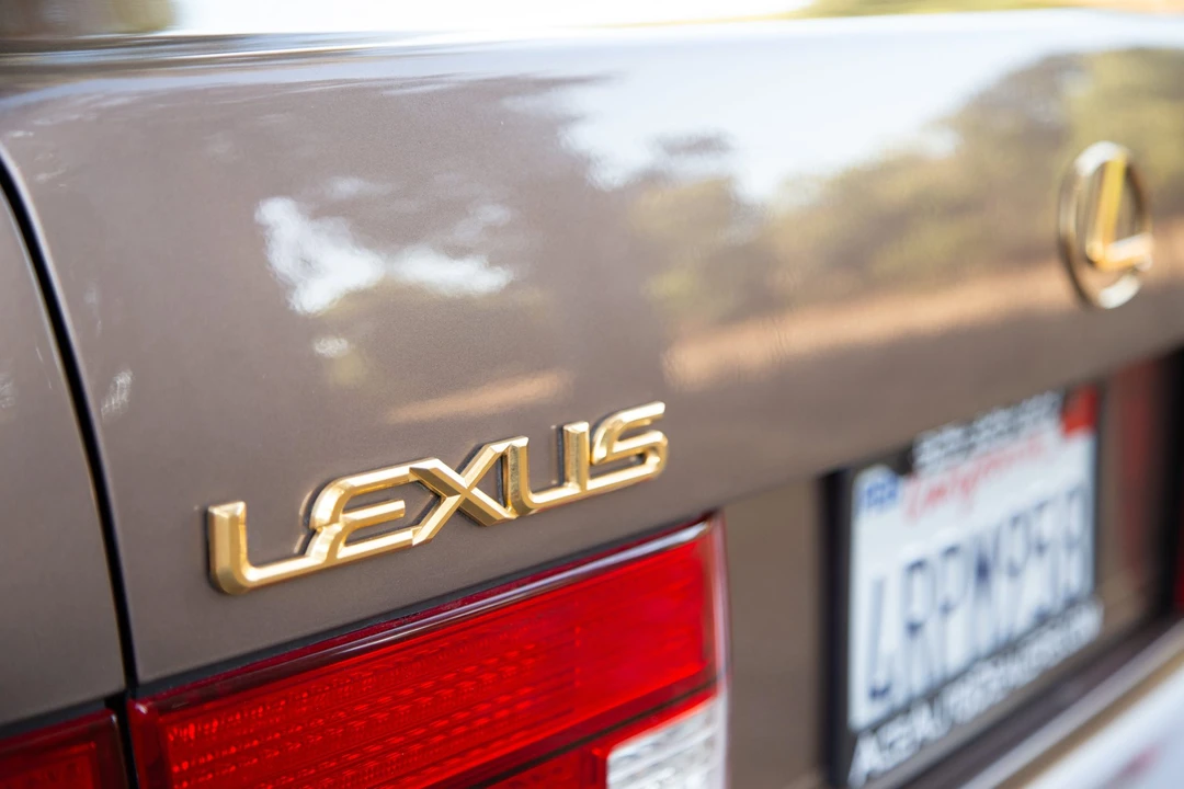 1998 Lexus LS 2nd Gen - Image 16 of 31