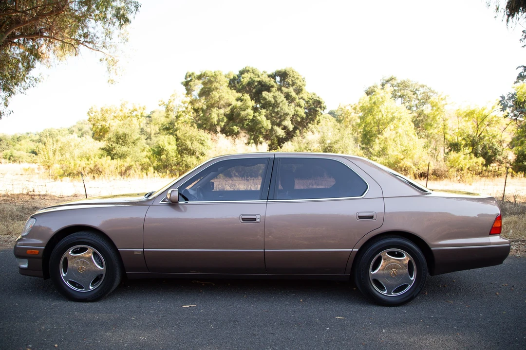 1998 Lexus LS 2nd Gen - Image 11 of 31