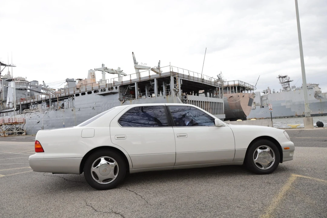 1998 Lexus LS 2nd Gen - Image 16 of 31
