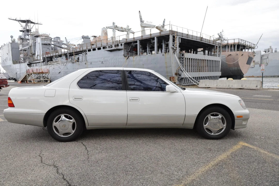 1998 Lexus LS 2nd Gen - Image 13 of 31