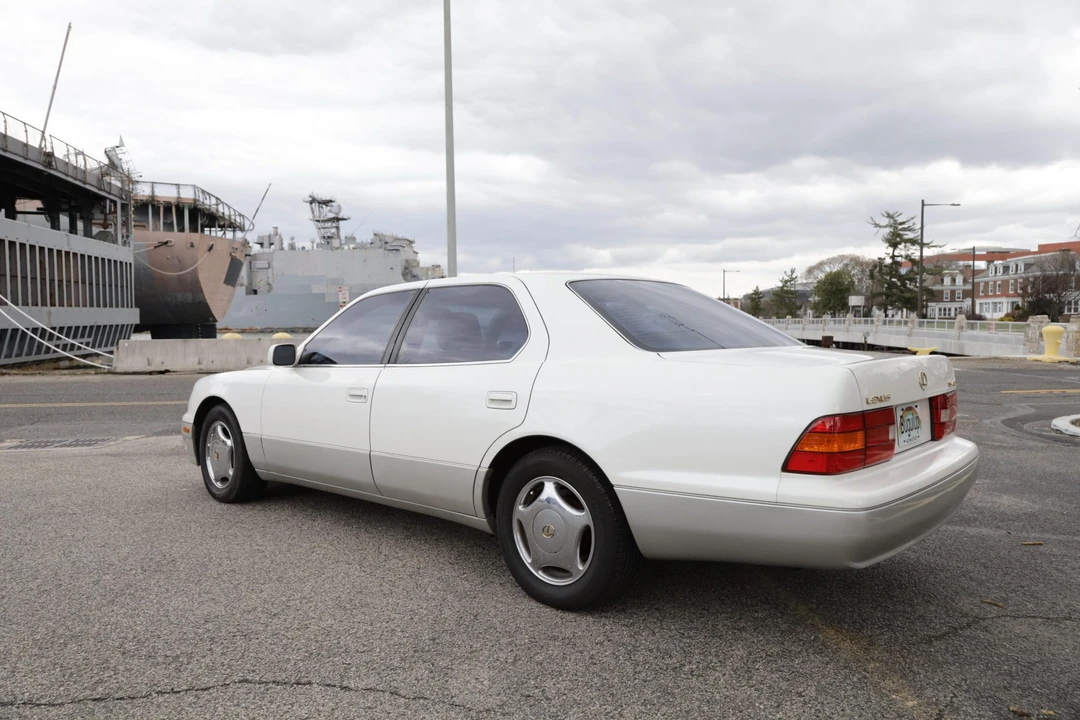 1998 Lexus LS 2nd Gen - Image 26 of 31