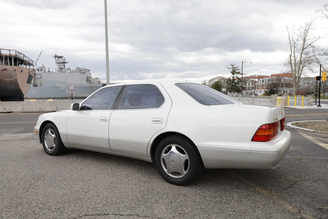1998 Lexus LS 2nd Gen - Image 27 of 31
