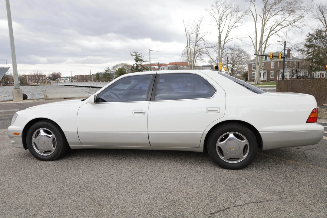 1998 Lexus LS 2nd Gen - Image 30 of 31