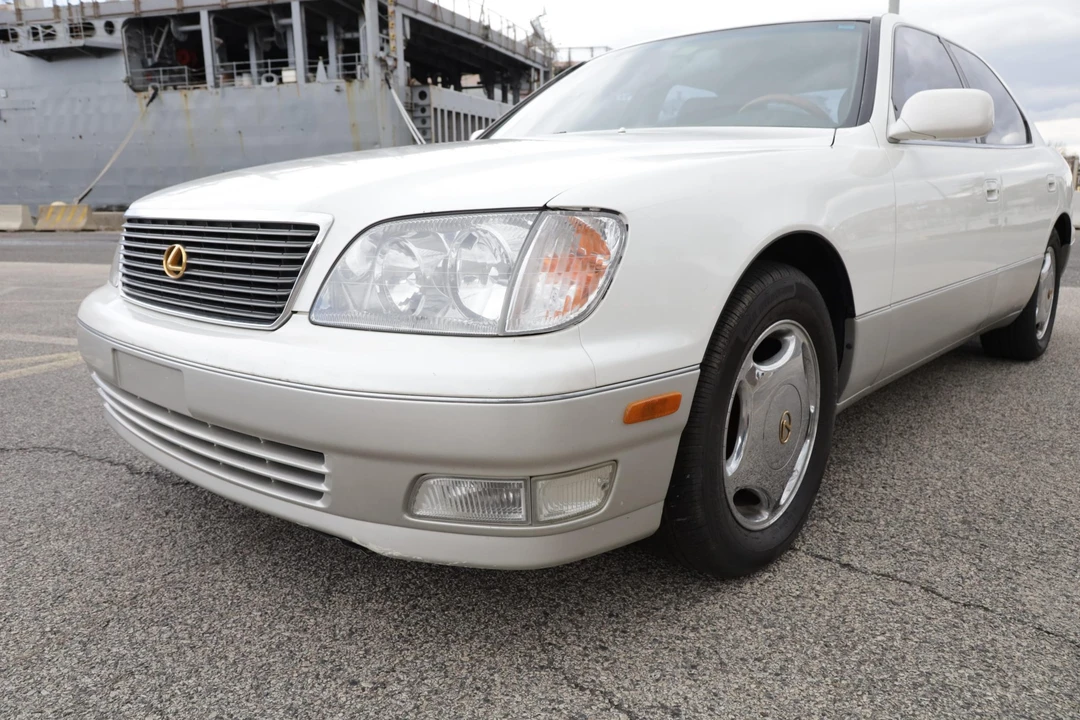 1998 Lexus LS 2nd Gen - Image 2 of 31
