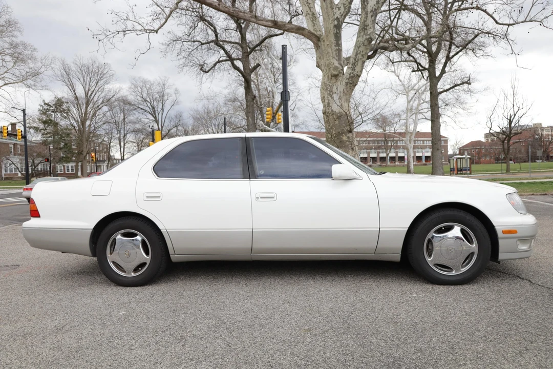 1998 Lexus LS 2nd Gen - Image 12 of 31