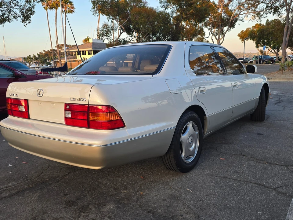 1998 Lexus LS 2nd Gen - Image 13 of 31