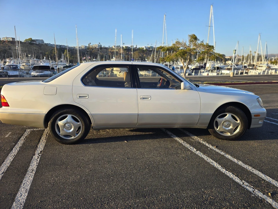 1998 Lexus LS 2nd Gen - Image 14 of 31