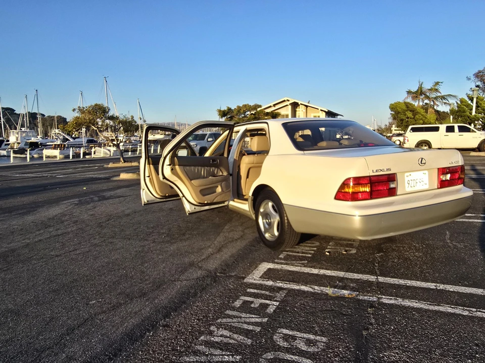 1998 Lexus LS 2nd Gen - Image 25 of 31