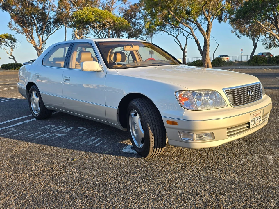 1998 Lexus LS 2nd Gen - Image 16 of 31