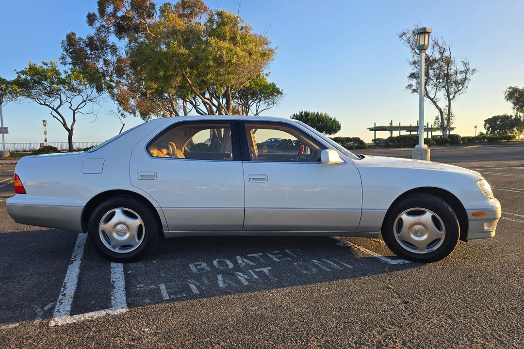 1998 Lexus LS 2nd Gen - Image 15 of 31