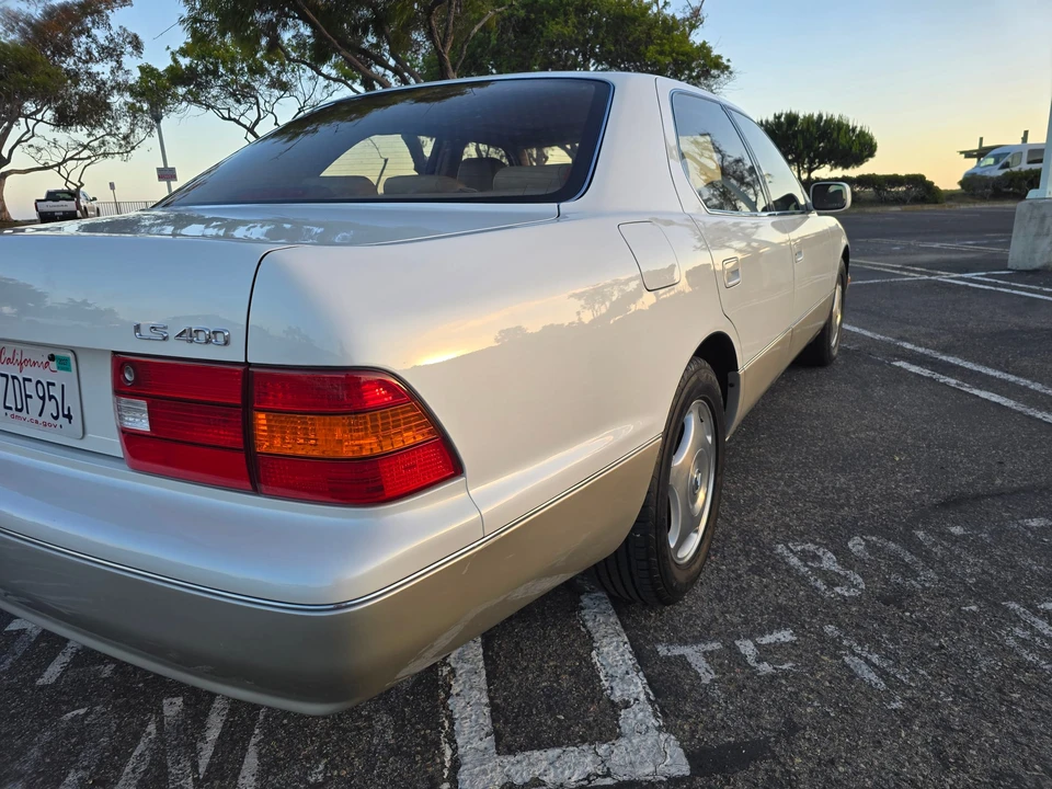 1998 Lexus LS 2nd Gen - Image 29 of 31