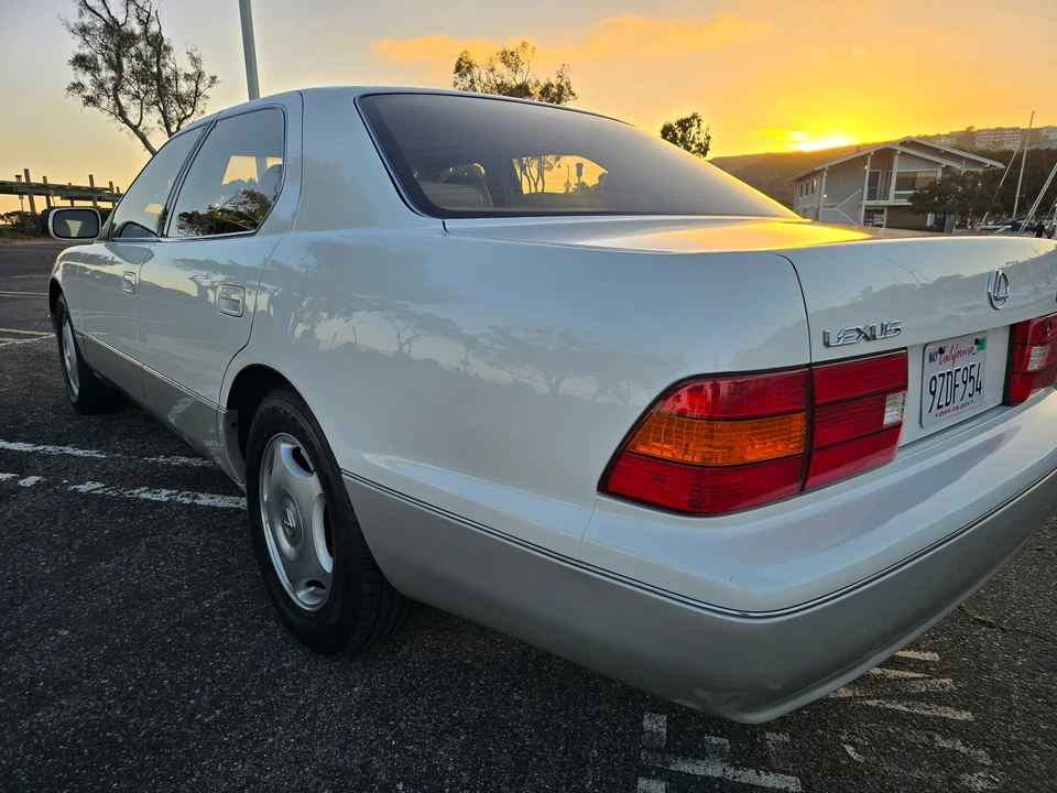 1998 Lexus LS 2nd Gen - Image 28 of 31