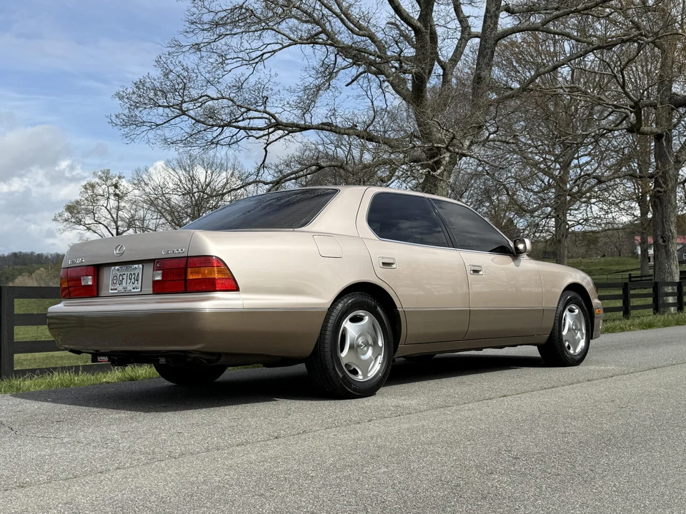 1998 Lexus LS 2nd Gen - Image 26 of 31