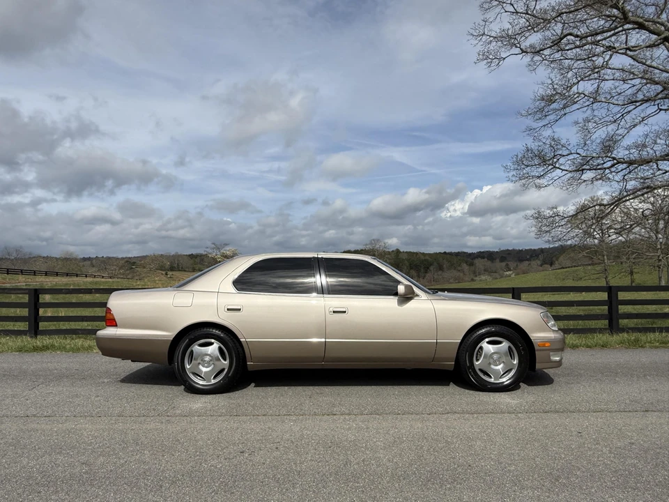 1998 Lexus LS 2nd Gen - Image 19 of 31