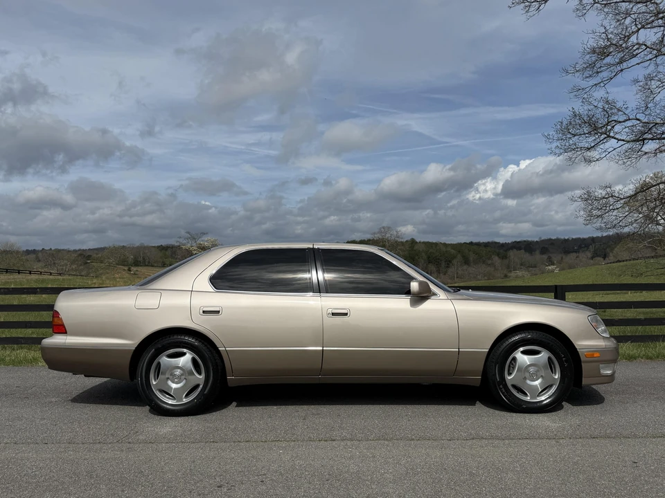 1998 Lexus LS 2nd Gen - Image 21 of 31