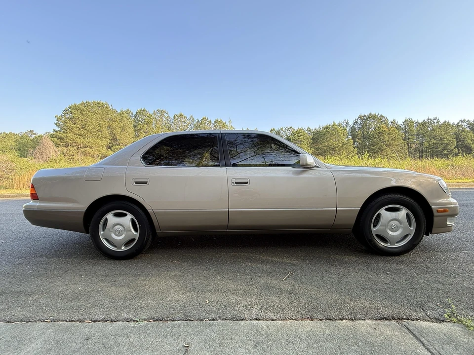 1998 Lexus LS 2nd Gen - Image 23 of 31