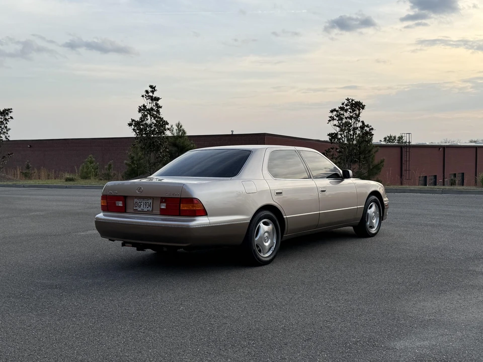1998 Lexus LS 2nd Gen - Image 25 of 31