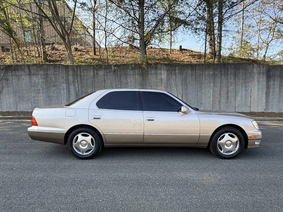 1998 Lexus LS 2nd Gen - Image 22 of 31
