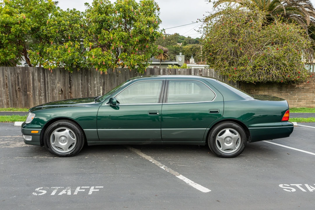 1998 Lexus LS 2nd Gen - Image 16 of 31