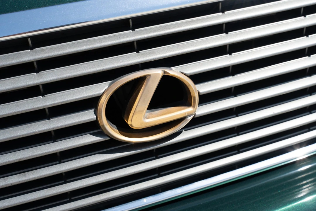 1998 Lexus LS 2nd Gen - Image 17 of 31