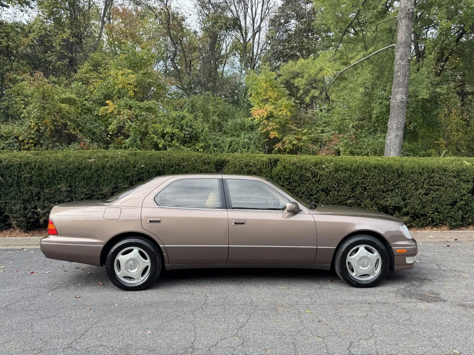 1998 Lexus LS 2nd Gen - Image 30 of 31