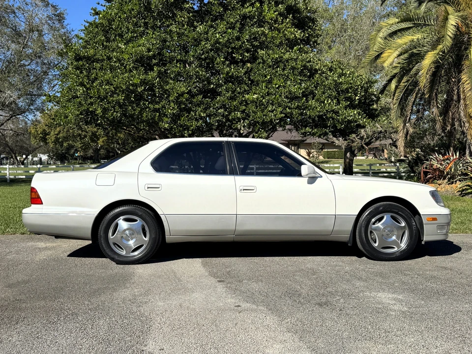 1998 Lexus LS 2nd Gen - Image 11 of 31