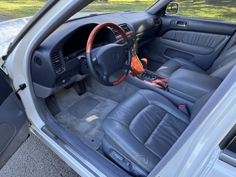 1998 Lexus LS 2nd Gen - Image 23 of 31