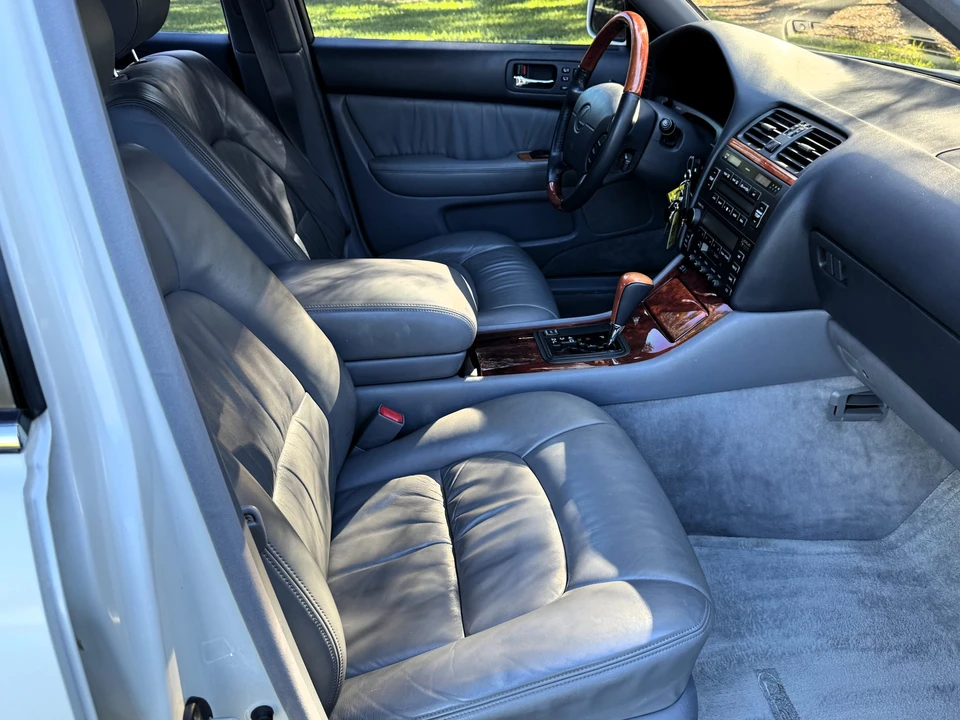 1998 Lexus LS 2nd Gen - Image 25 of 31