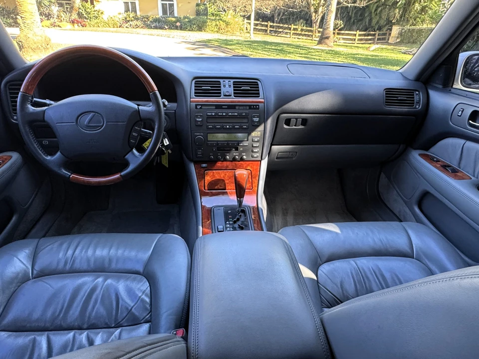 1998 Lexus LS 2nd Gen - Image 26 of 31