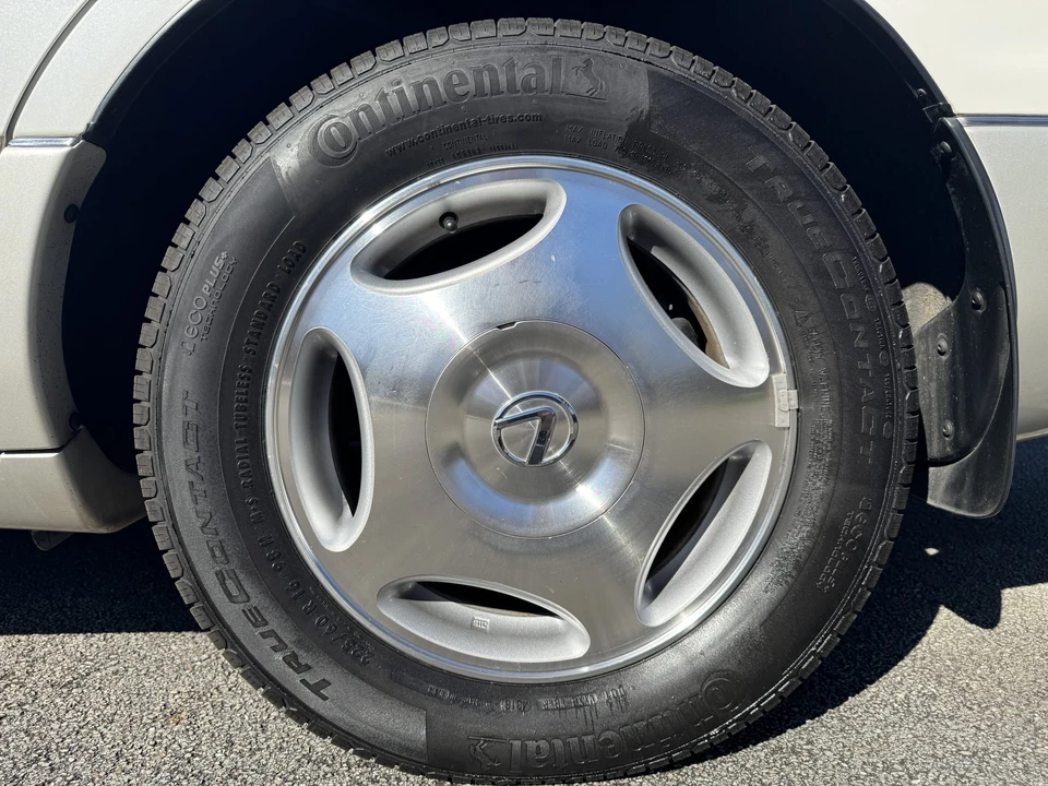 1998 Lexus LS 2nd Gen - Image 18 of 31