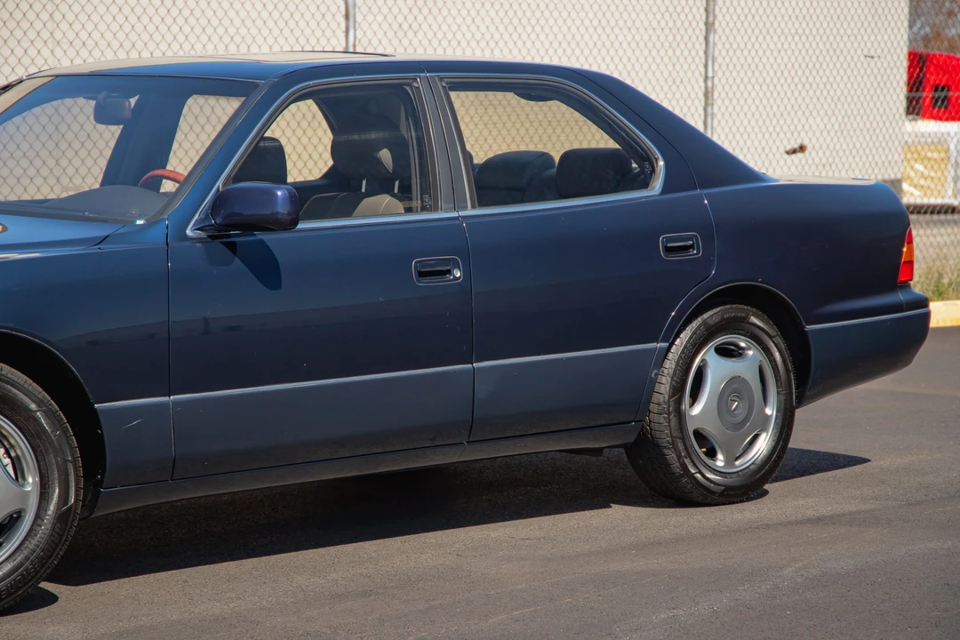 1998 Lexus LS 2nd Gen - Image 11 of 31