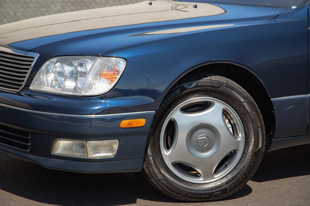 1998 Lexus LS 2nd Gen - Image 24 of 31