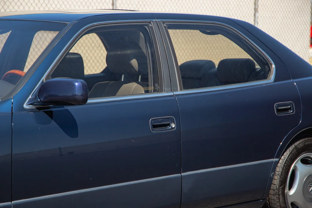 1998 Lexus LS 2nd Gen - Image 26 of 31