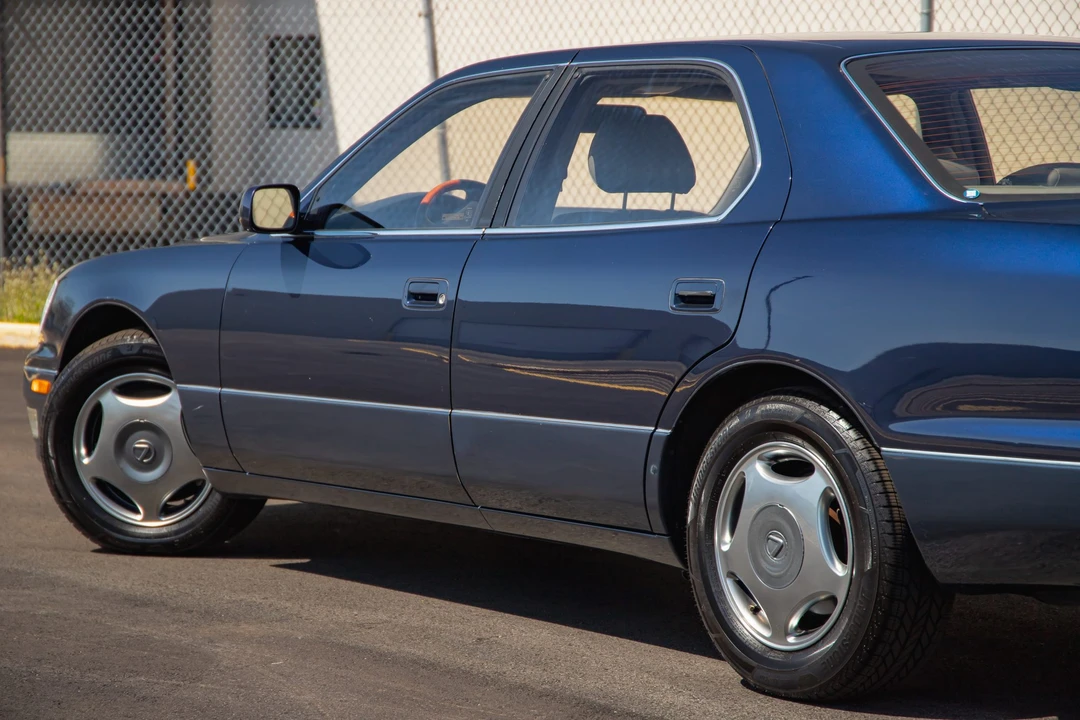 1998 Lexus LS 2nd Gen - Image 15 of 31
