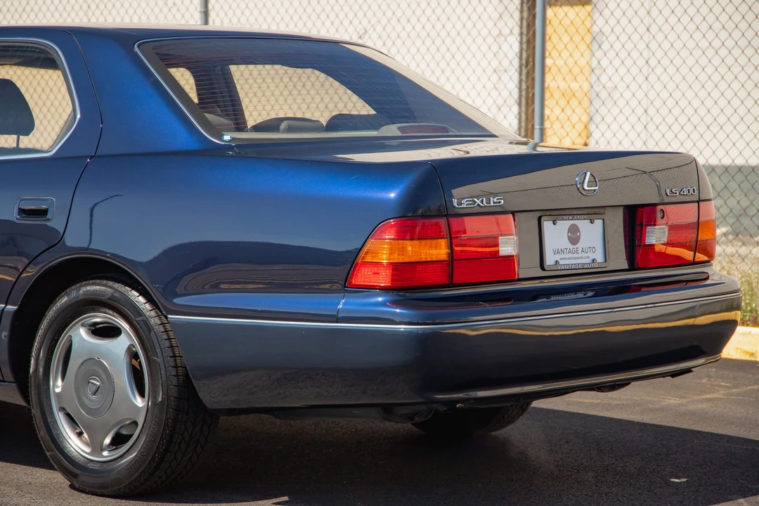 1998 Lexus LS 2nd Gen - Image 16 of 31