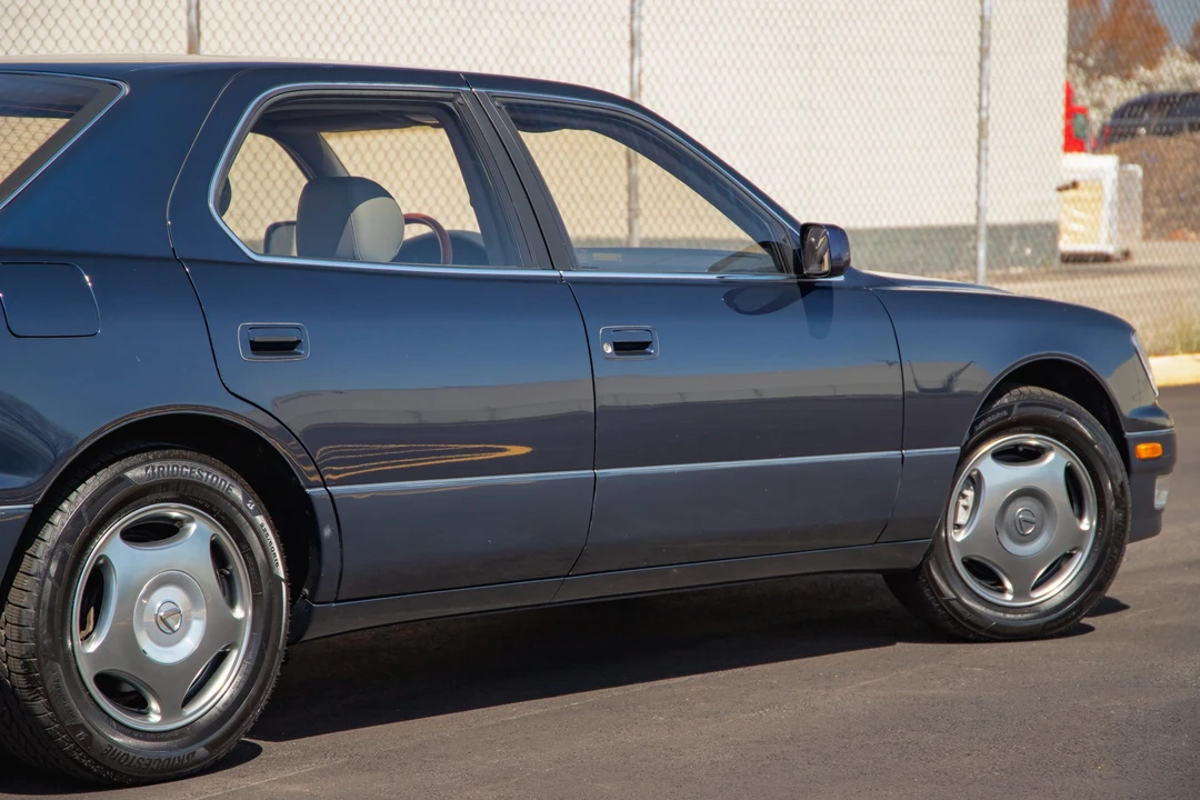 1998 Lexus LS 2nd Gen - Image 18 of 31