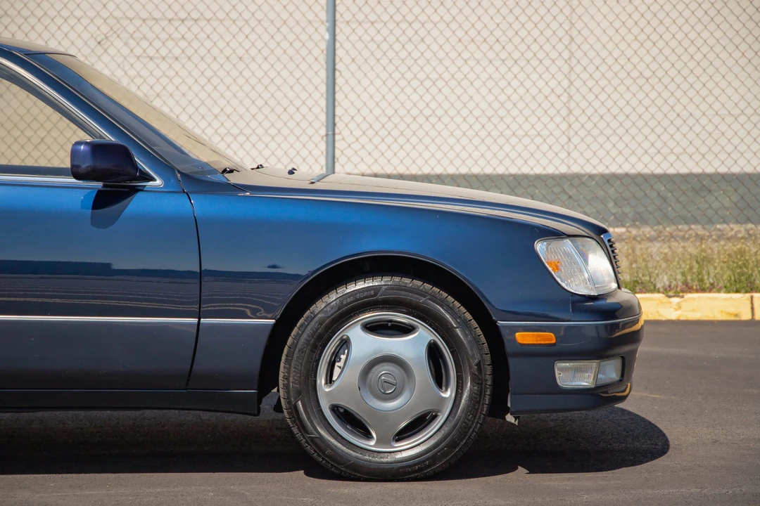 1998 Lexus LS 2nd Gen - Image 21 of 31