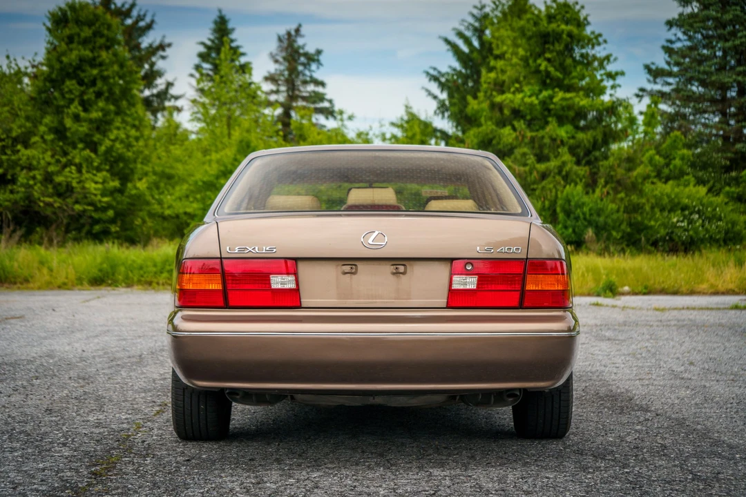 1998 Lexus LS 2nd Gen - Image 13 of 31