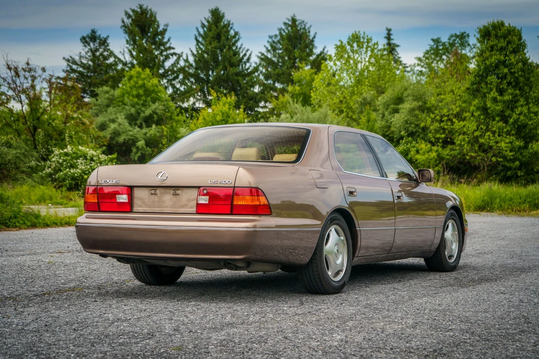 1998 Lexus LS 2nd Gen - Image 19 of 31