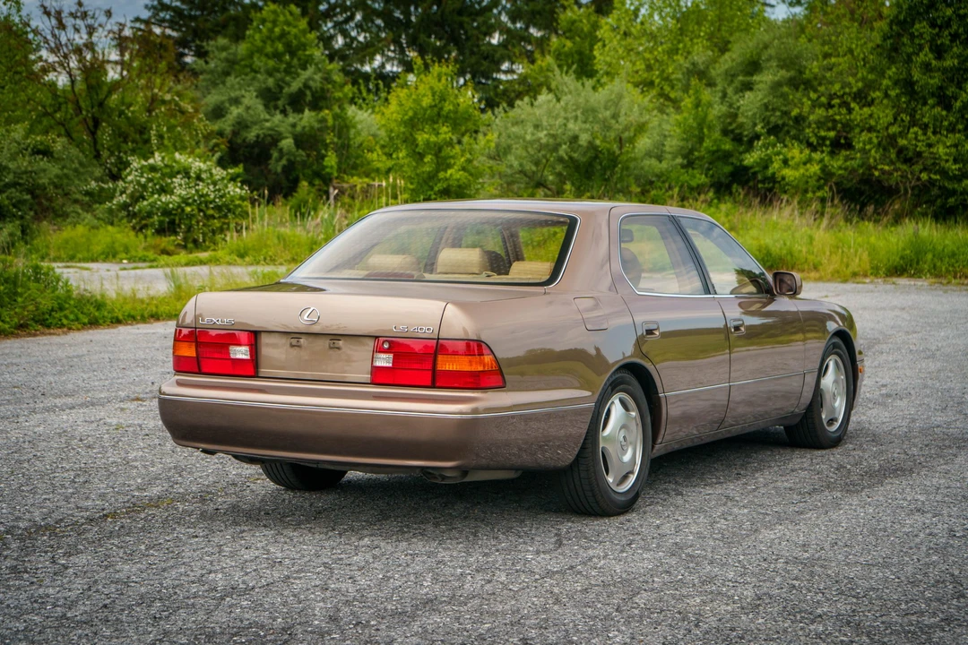 1998 Lexus LS 2nd Gen - Image 18 of 31