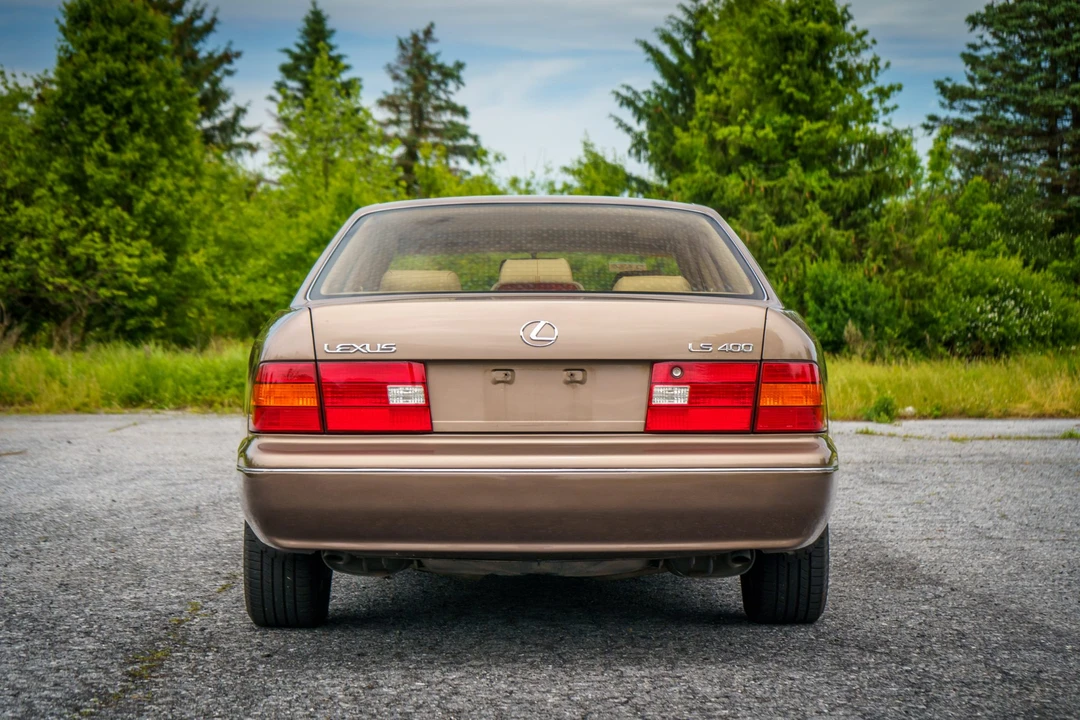 1998 Lexus LS 2nd Gen - Image 16 of 31