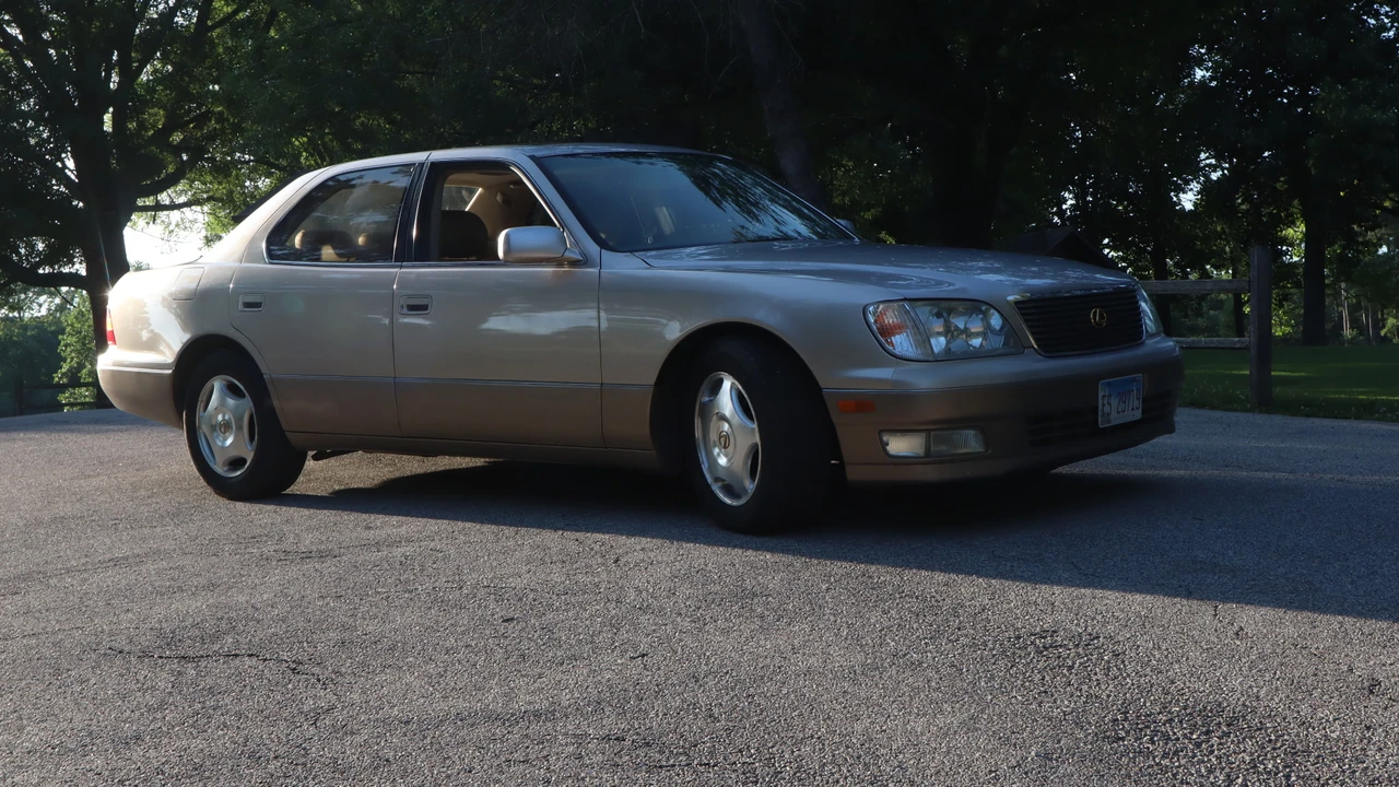1998 Lexus LS 2nd Gen - Image 24 of 31
