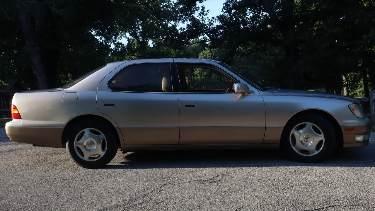 1998 Lexus LS 2nd Gen - Image 14 of 31
