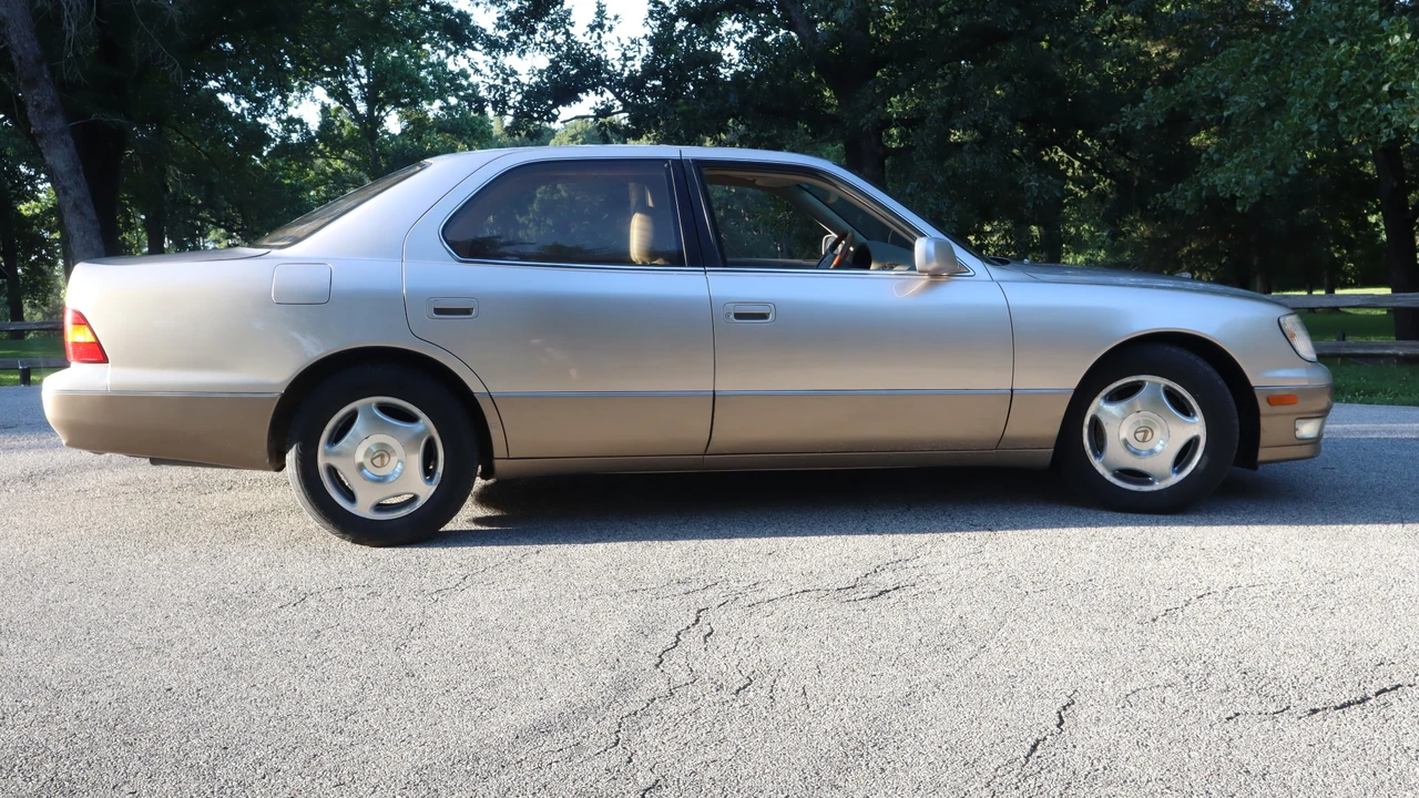 1998 Lexus LS 2nd Gen - Image 15 of 31