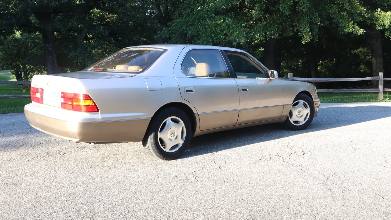 1998 Lexus LS 2nd Gen - Image 10 of 31