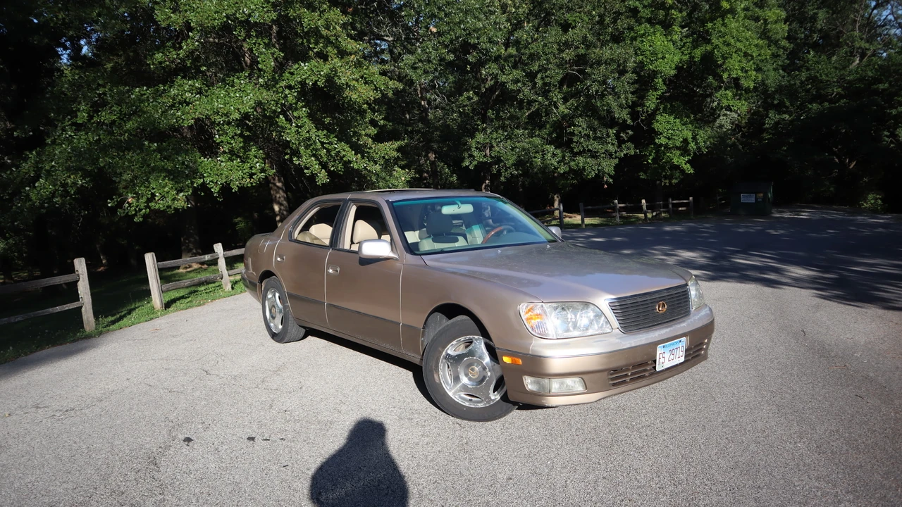 1998 Lexus LS 2nd Gen - Image 21 of 31