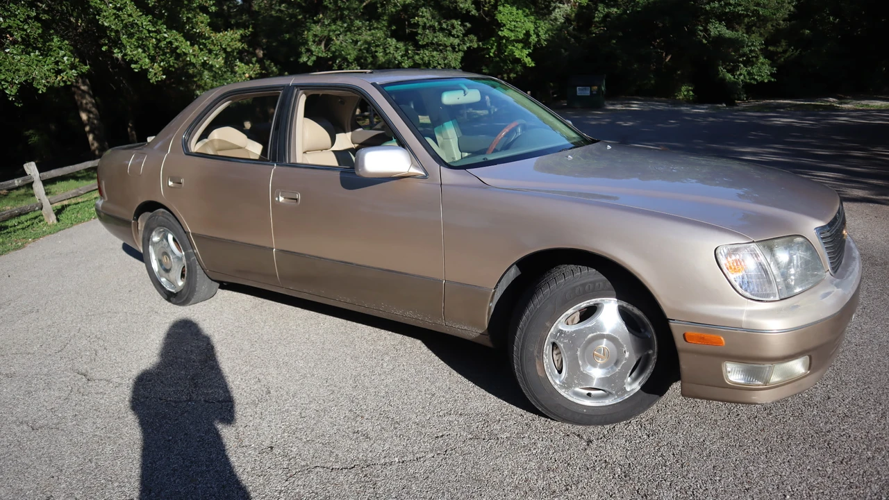 1998 Lexus LS 2nd Gen - Image 19 of 31