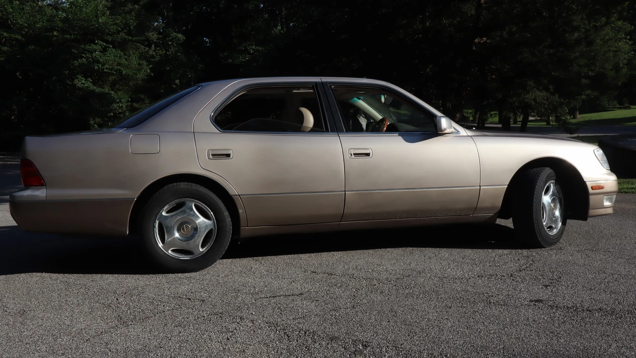 1998 Lexus LS 2nd Gen - Image 12 of 31