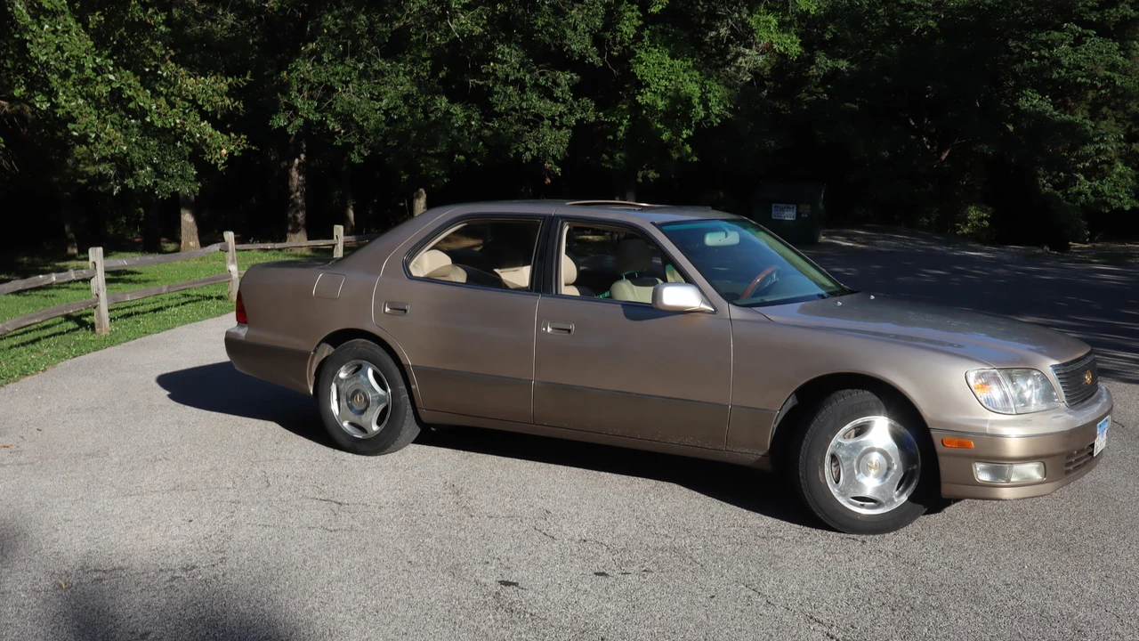 1998 Lexus LS 2nd Gen - Image 18 of 31